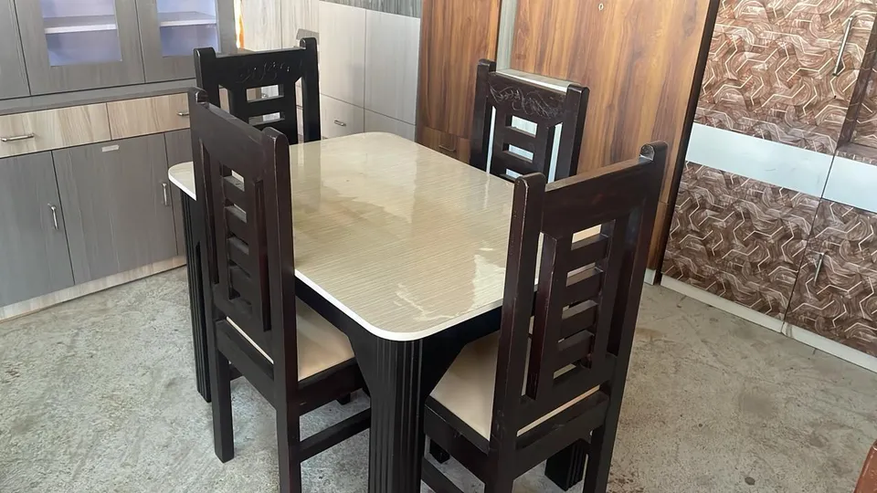 Dining Table 4 Siter